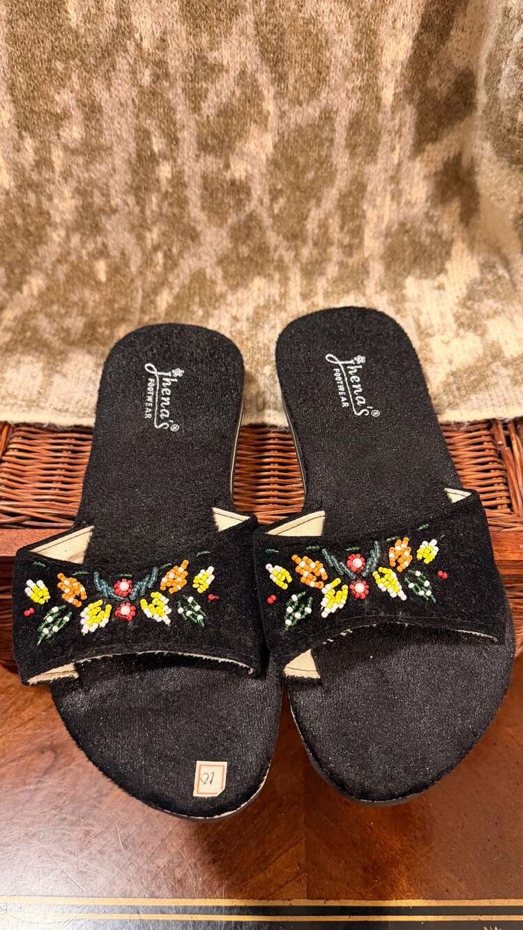 Jhena's Footwear Beaded Slide Sandals Black Size 10